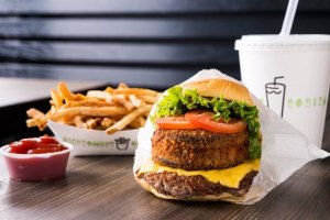 where to eat in times square at locally-owned restaurants and avoid national chains