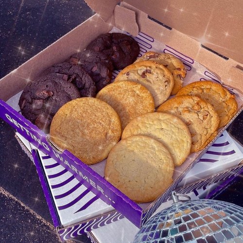 free cookies for essential workers